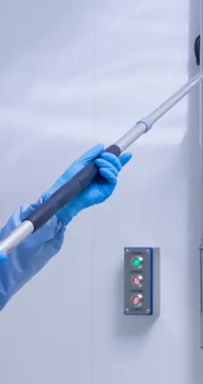 Système de nettoyage des salles propres